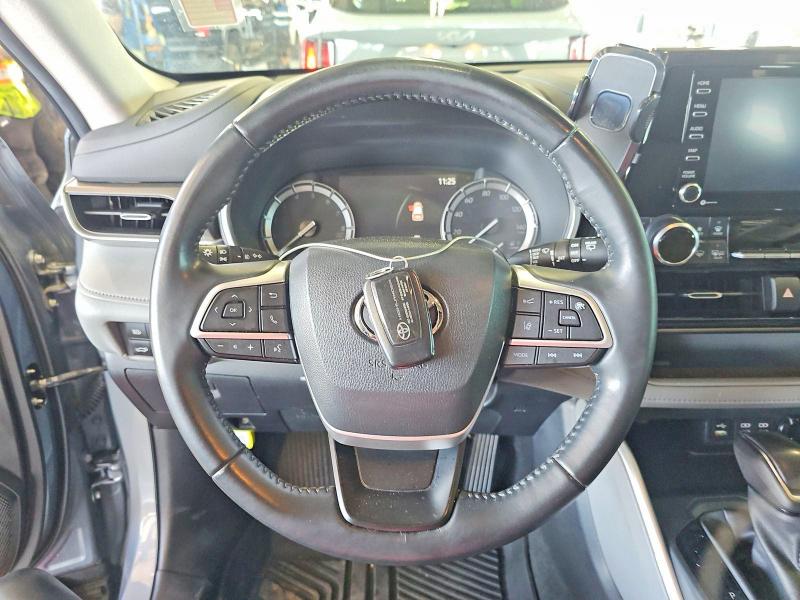 Продажа на аукционе авто 2022 Toyota Highlander, vin: 5TDHZRBHXNS241293, номер лота: 64161786