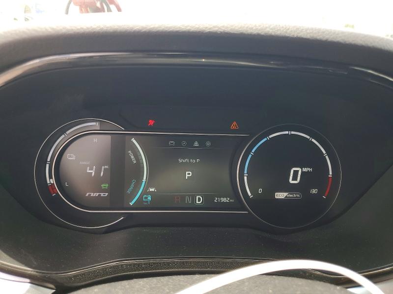 2020 Kia Niro მანქანა იყიდება აუქციონზე, vin: KNDCE3LG5L5040686, აუქციონის ნომერი: 64037516