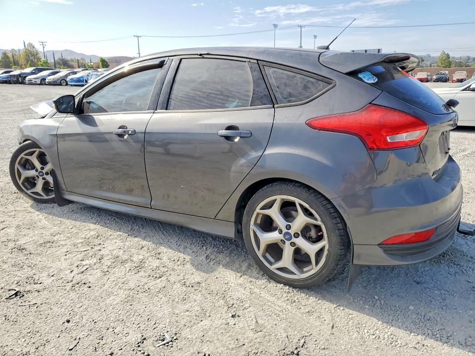 Aukcja sprzedaży 2015 Ford Focus, vin: 1FADP3L93FL375242, numer aukcji: 63805956