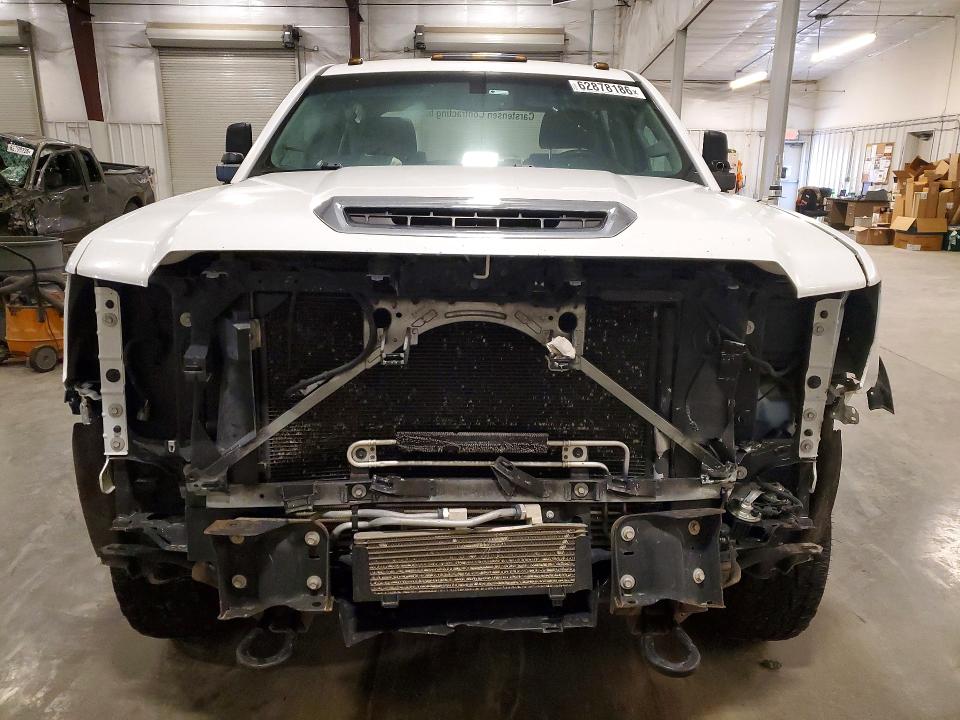 62878186 :رقم المزاد ، 1GT12REY8JF224858 vin ، 2018 Gmc Sierra مزاد بيع