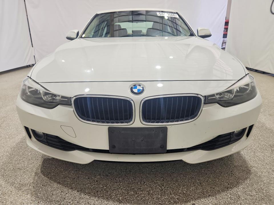64473506 :رقم المزاد ، WBA3A5C5XDF356714 vin ، 2013 Bmw 328 مزاد بيع