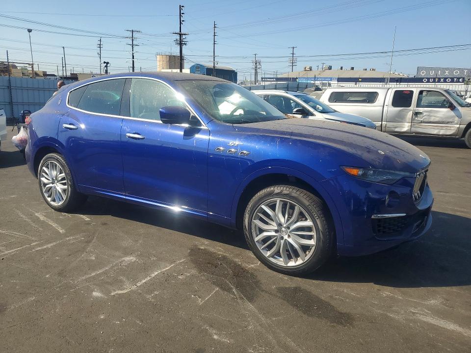 Продажа на аукционе авто 2022 Maserati Levante, vin: ZN661XUA9NX398535, номер лота: 62814596