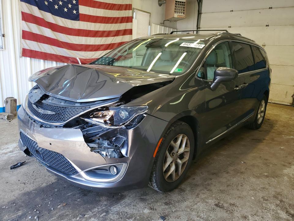 Продаж на аукціоні авто 2017 Chrysler Pacifica, vin: 2C4RC1EG3HR506305, номер лоту: 64377426