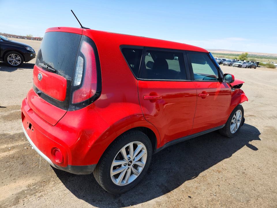 Продаж на аукціоні авто 2018 Kia Soul, vin: KNDJP3A56J7518702, номер лоту: 64847246