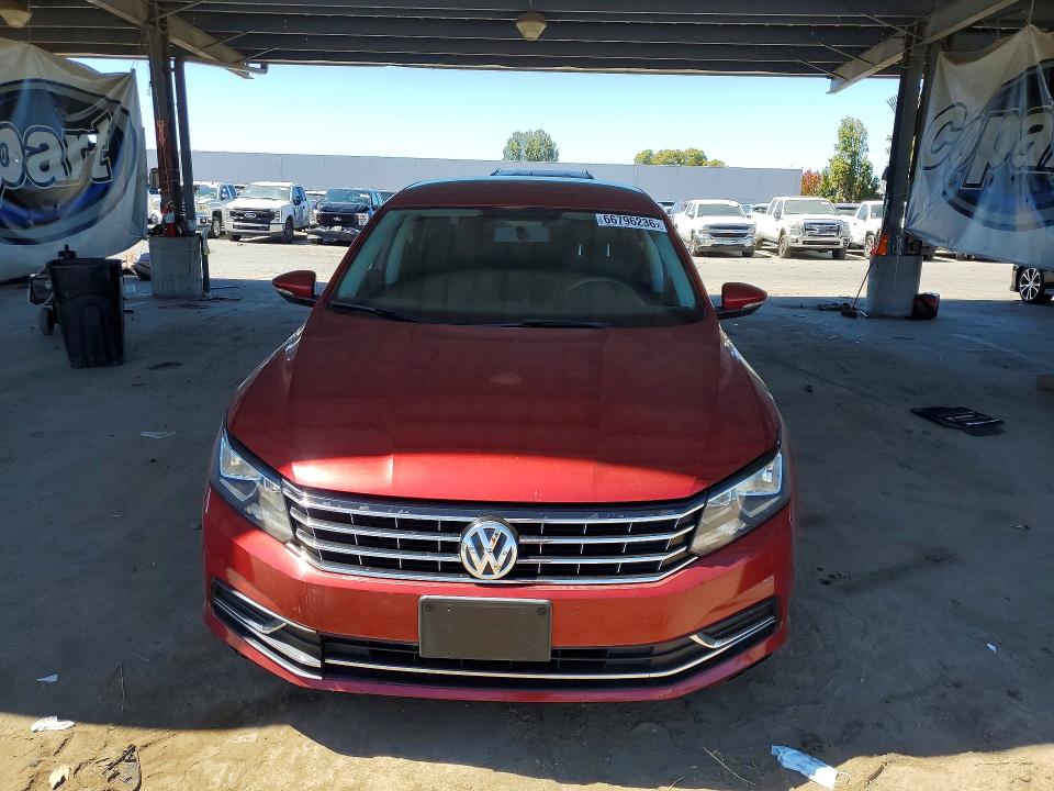 2016 Volkswagen Passat მანქანა იყიდება აუქციონზე, vin: 1VWAT7A33GC033870, აუქციონის ნომერი: 66796236
