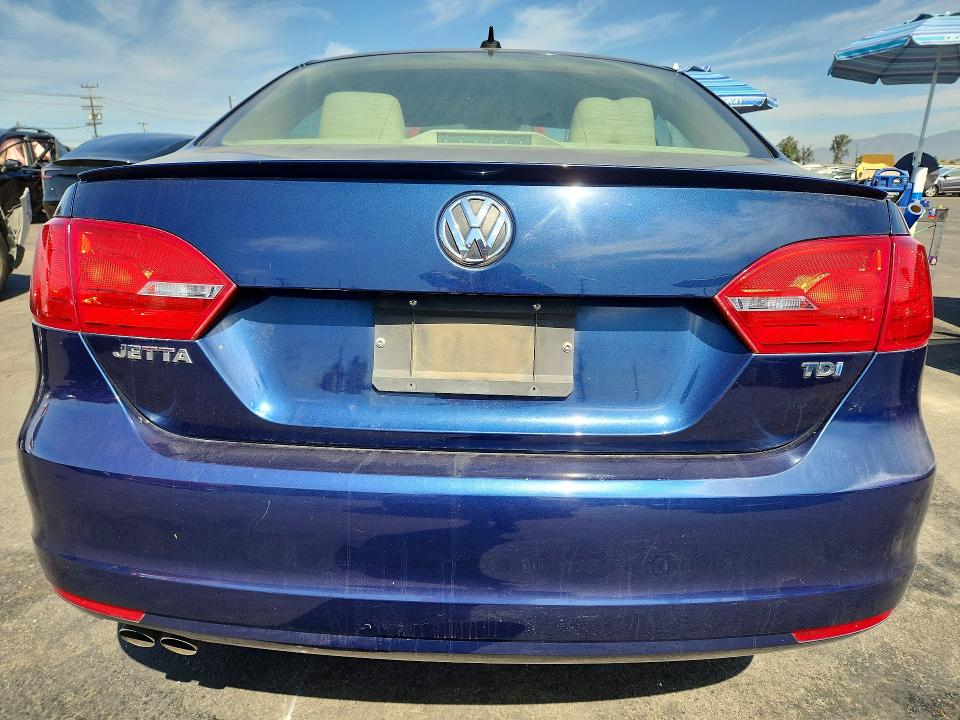2012 Volkswagen Jetta მანქანა იყიდება აუქციონზე, vin: 3VW3L7AJ1CM398841, აუქციონის ნომერი: 65738326