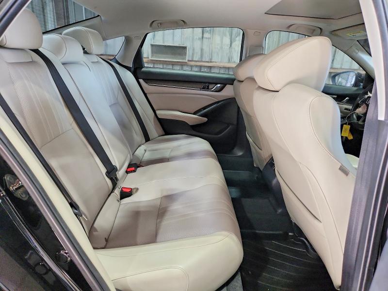 Продаж на аукціоні авто 2018 Honda Accord, vin: 1HGCV1F63JA071867, номер лоту: 65861926