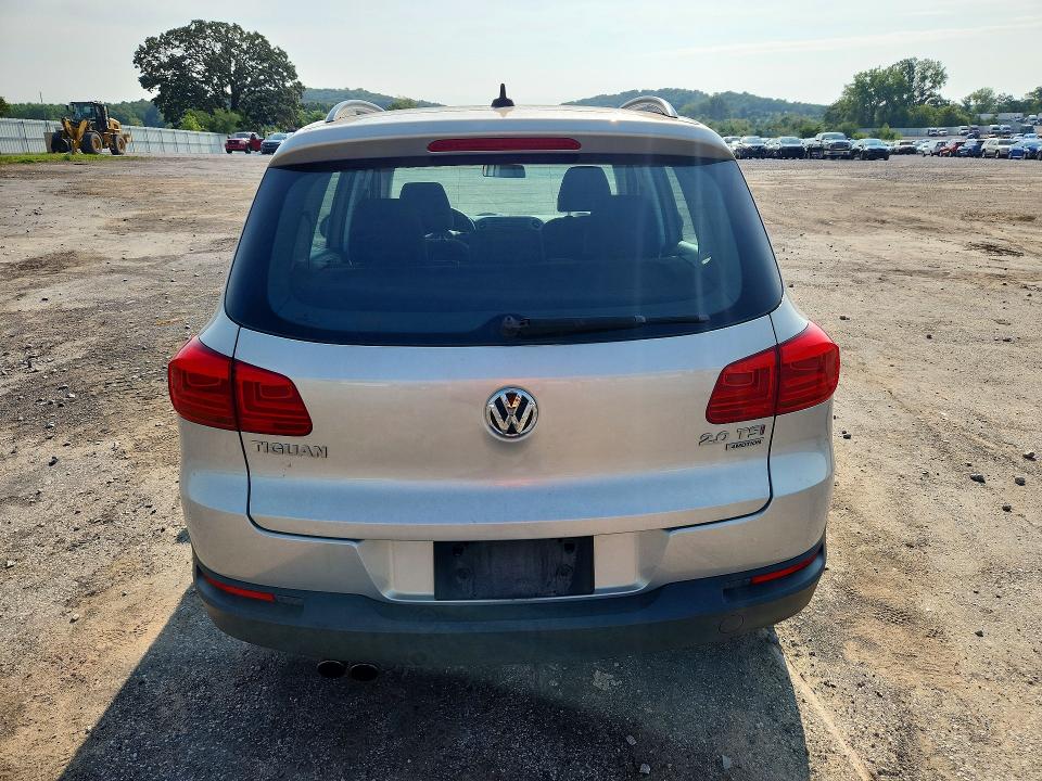 2015 Volkswagen Tiguan მანქანა იყიდება აუქციონზე, vin: WVGBV7AX7FW520387, აუქციონის ნომერი: 63900056