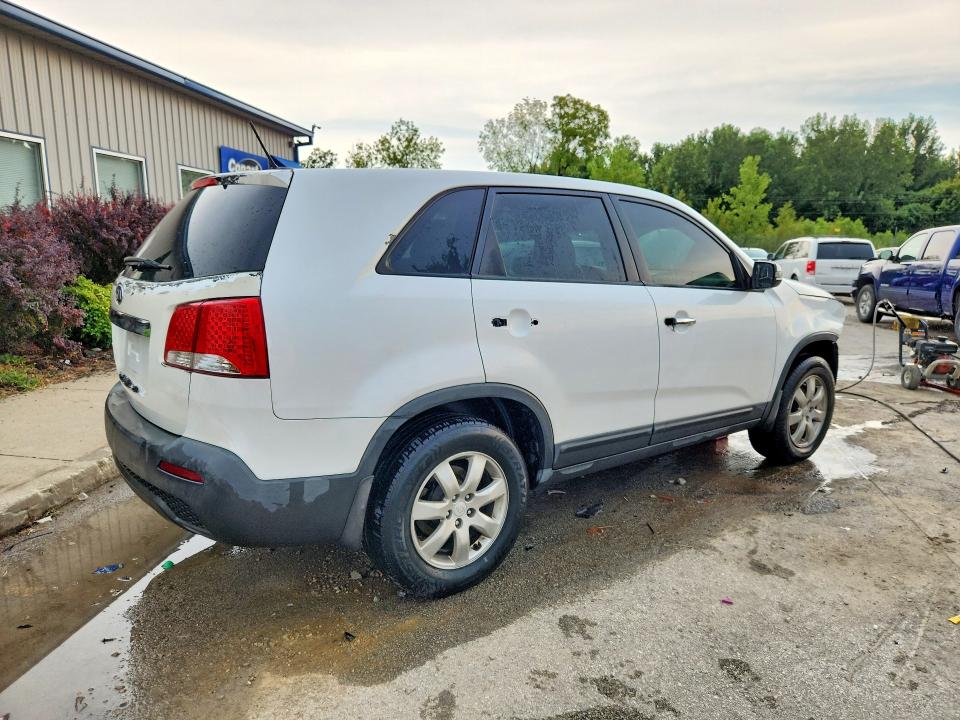 Продаж на аукціоні авто 2011 Kia Sorento, vin: 5XYKT3A18BG088415, номер лоту: 64697476