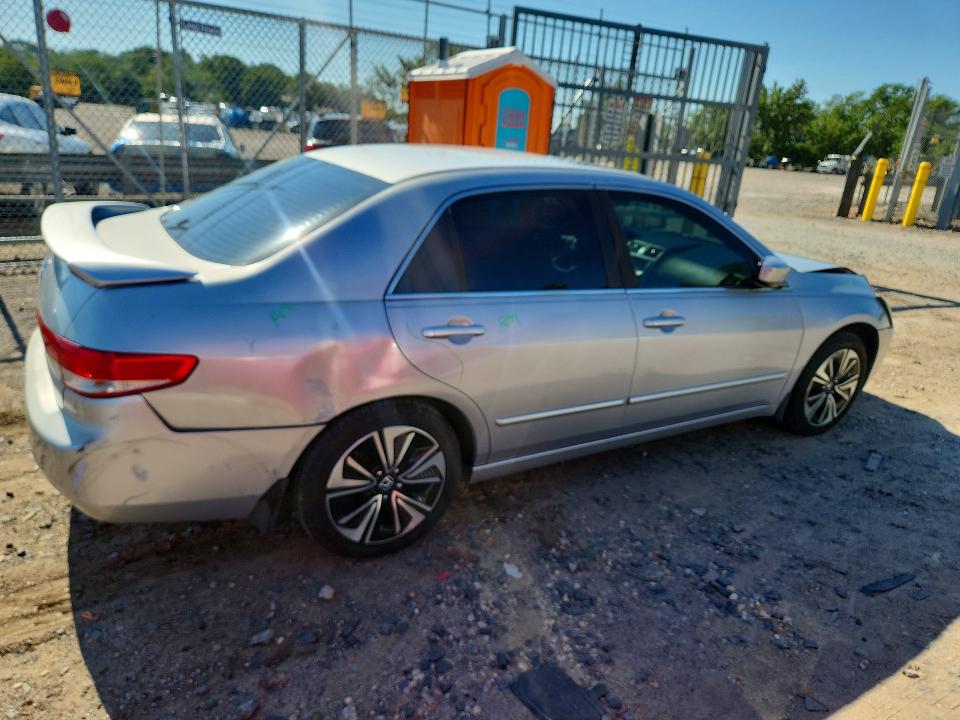 65609086 :رقم المزاد ، 1HGCM55784A151173 vin ، 2004 Honda Accord مزاد بيع