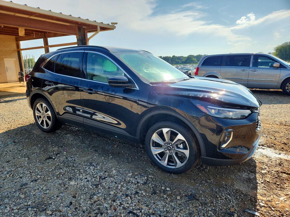 2023 Ford Escape მანქანა იყიდება აუქციონზე, vin: 1FMCU9JA5PUB37558, აუქციონის ნომერი: 64377046