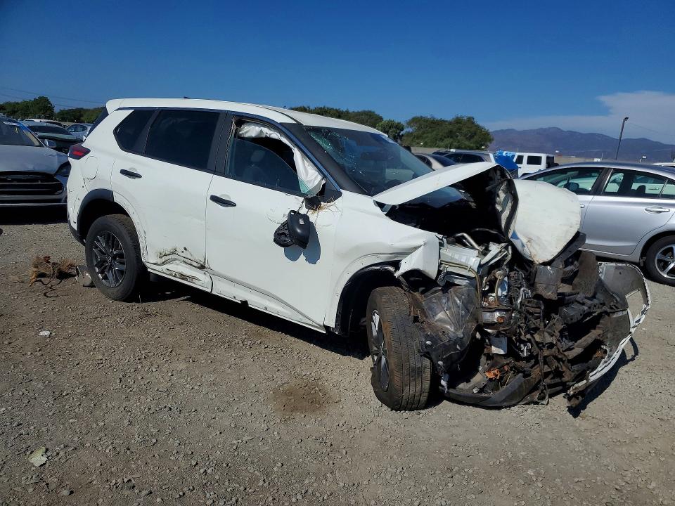 64674286 :رقم المزاد ، 5N1BT3AA0RC671684 vin ، 2024 Nissan Rogue مزاد بيع