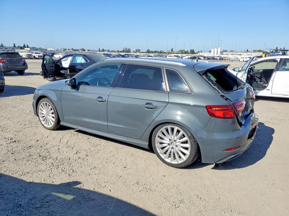 Aukcja sprzedaży 2017 Audi A3, vin: WAUUPBFF5HA116608, numer aukcji: 64105736
