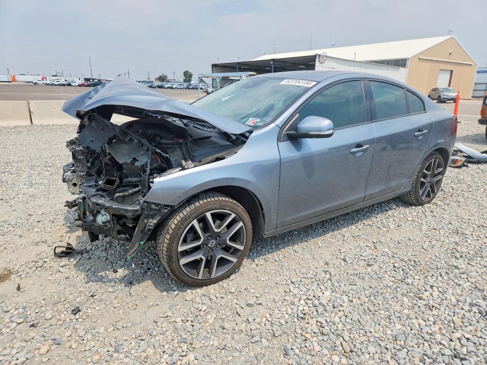 2017 Volvo S60 მანქანა იყიდება აუქციონზე, vin: YV126MFL5H2432075, აუქციონის ნომერი: 63704186