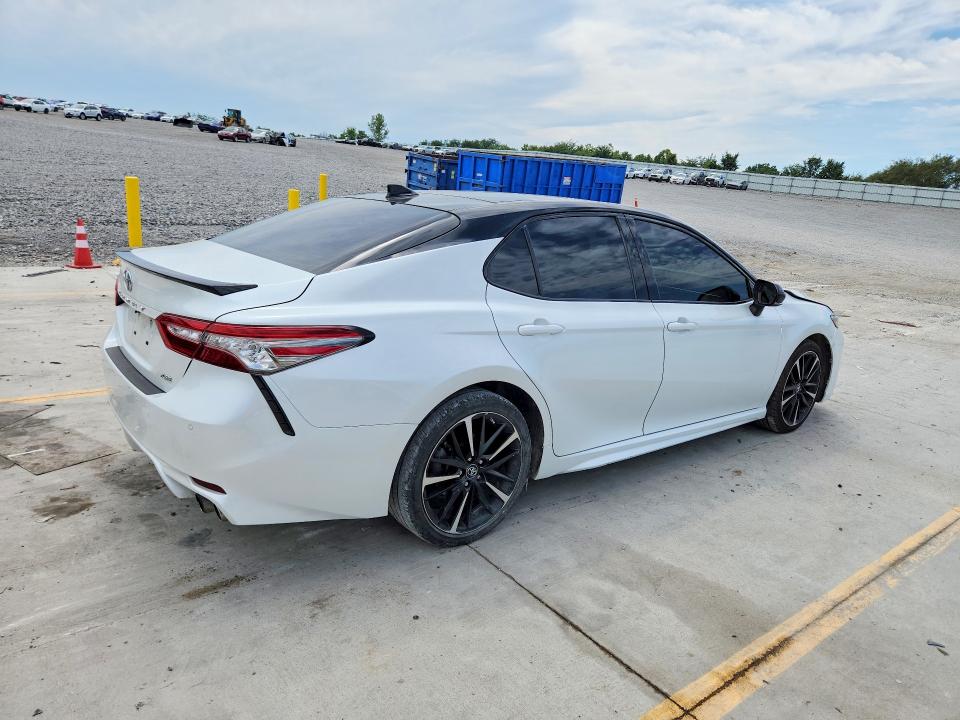 Aukcja sprzedaży 2018 Toyota Camry, vin: 4T1B61HK6JU147853, numer aukcji: 65692966