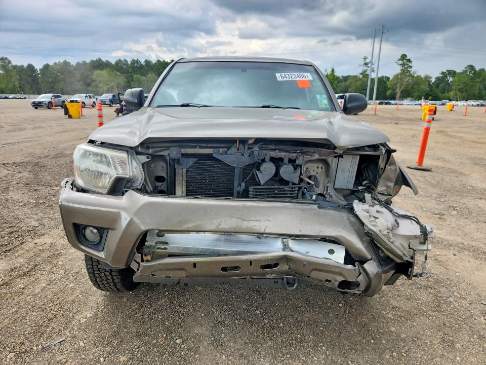64323406 :رقم المزاد ، 5TFJU4GN0FX066565 vin ، 2015 Toyota Tacoma مزاد بيع