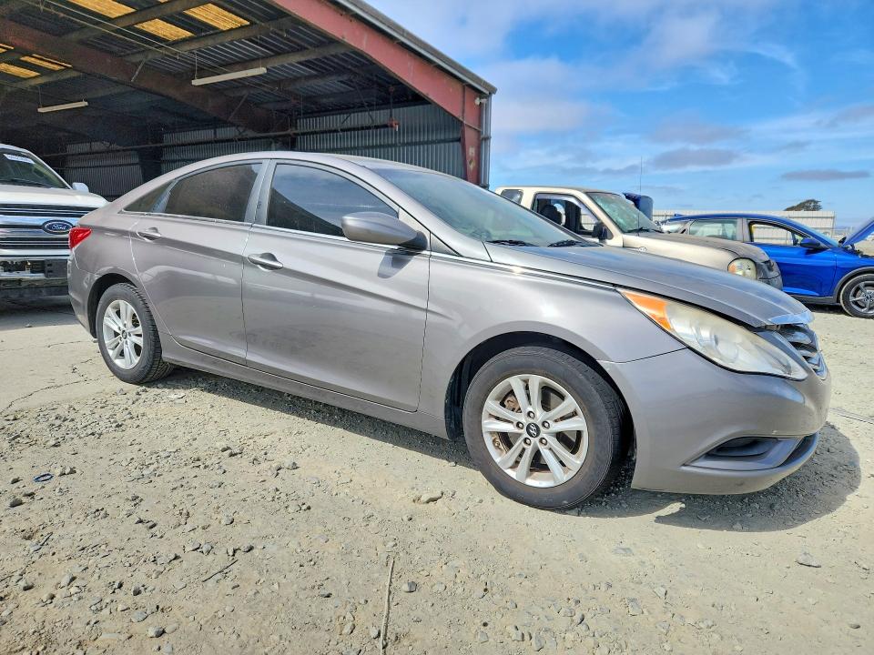 2013 Hyundai Sonata მანქანა იყიდება აუქციონზე, vin: 5NPEB4AC4DH734407, აუქციონის ნომერი: 64650346