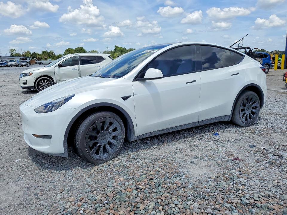 2024 Tesla Model Y მანქანა იყიდება აუქციონზე, vin: 7SAYGDEE8RA240261, აუქციონის ნომერი: 64275566