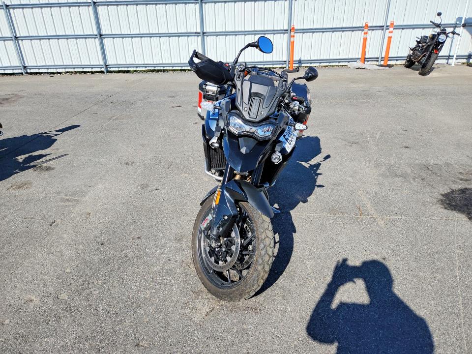63894336 :رقم المزاد ، SMTE62DF8LTAB0163 vin ، 2020 Triumph Motorcycle Tiger مزاد بيع