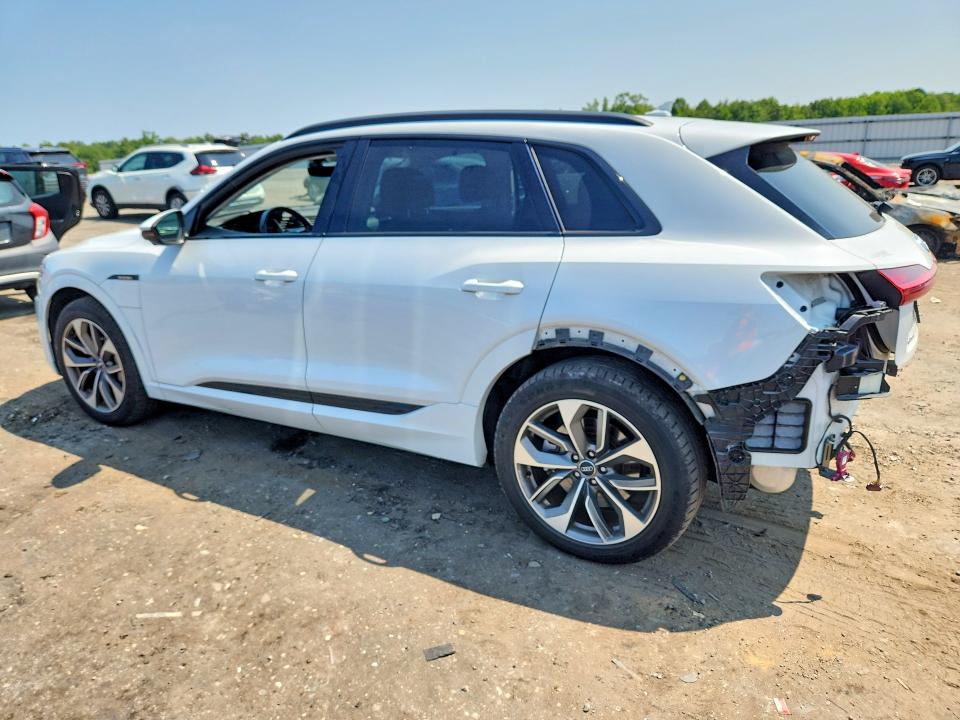 Aukcja sprzedaży 2021 Audi E-tron, vin: WA1LAAGE2MB004976, numer aukcji: 64904676
