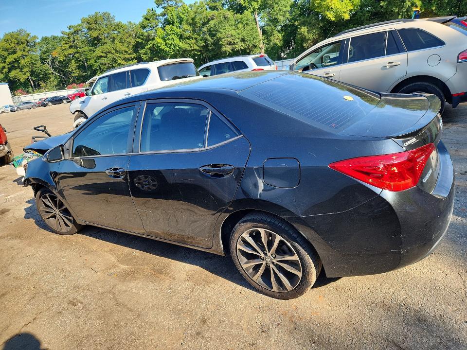 64452726 :رقم المزاد ، 5YFBURHE7JP824554 vin ، 2018 Toyota Corolla مزاد بيع