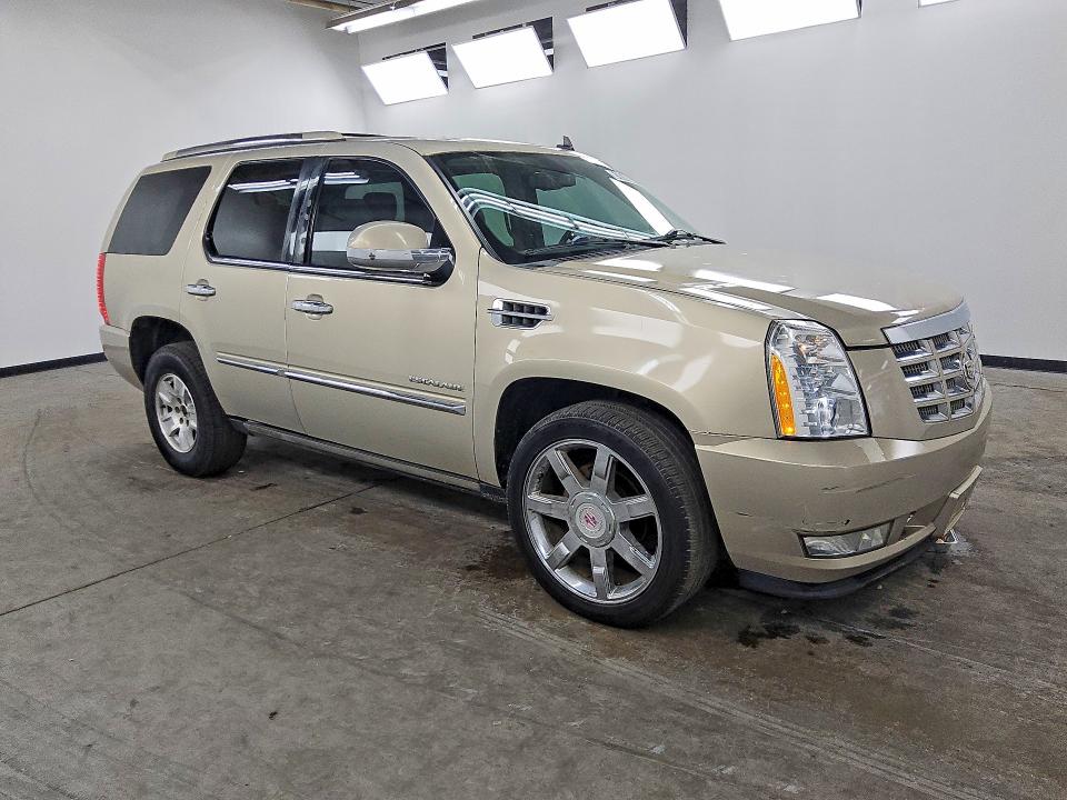 2011 Cadillac Escalade მანქანა იყიდება აუქციონზე, vin: 1GYS4CEF2BR148588, აუქციონის ნომერი: 61074036