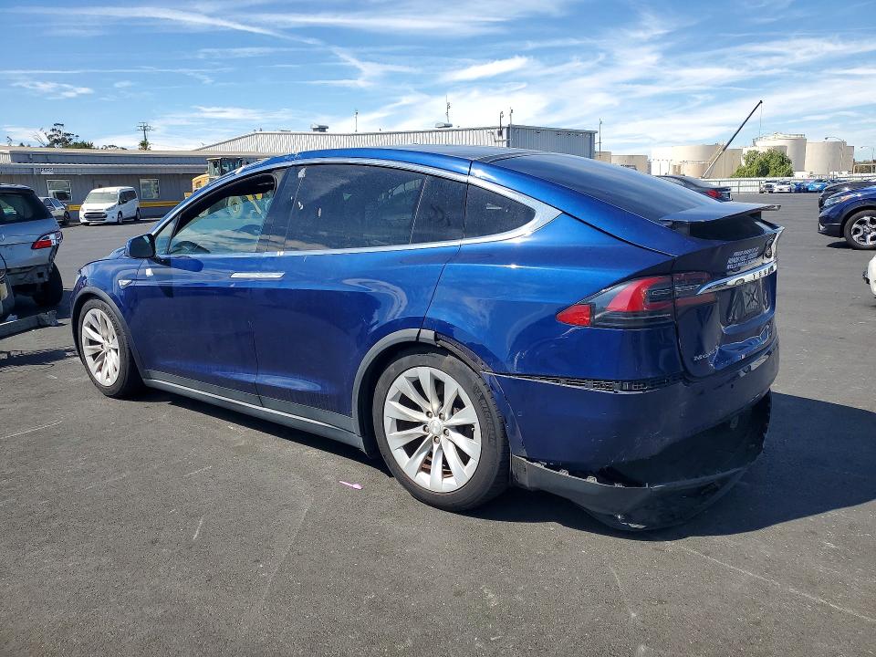 65728546 :رقم المزاد ، 5YJXCBE27GF015649 vin ، 2016 Tesla Model X مزاد بيع