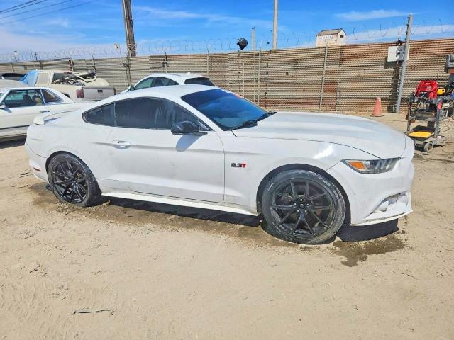 65910556 :رقم المزاد ، 1FA6P8TH1F5425914 vin ، 2015 Ford Mustang مزاد بيع