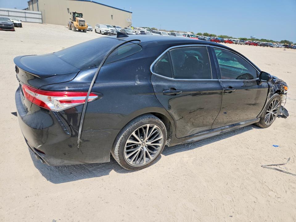 66156046 :رقم المزاد ، 4T1G11AK2LU967185 vin ، 2020 Toyota Camry مزاد بيع