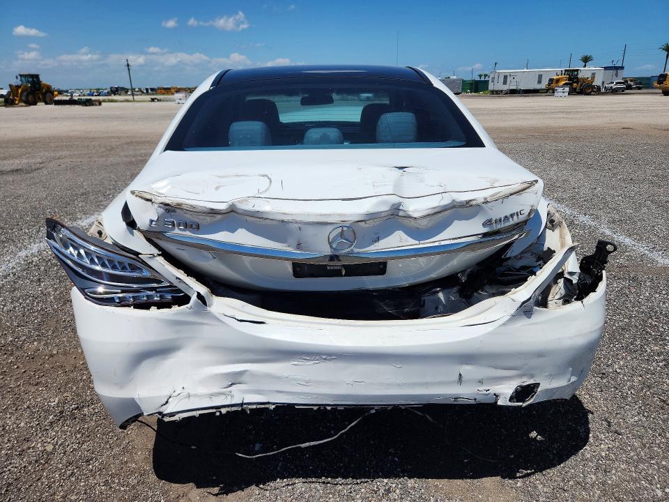 2016 Mercedes-benz C მანქანა იყიდება აუქციონზე, vin: 55SWF4KB0GU098259, აუქციონის ნომერი: 65477496