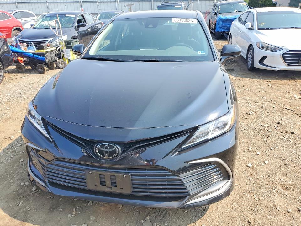 65103826 :رقم المزاد ، 4T1C11AK2PU833331 vin ، 2023 Toyota Camry مزاد بيع