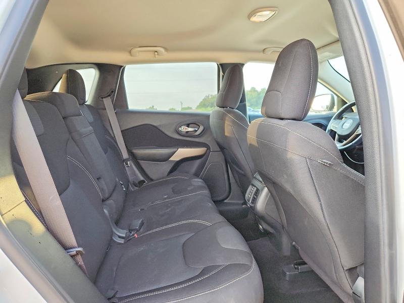 63945596 :رقم المزاد ، 1C4PJLCS1HW663323 vin ، 2017 Jeep Cherokee مزاد بيع
