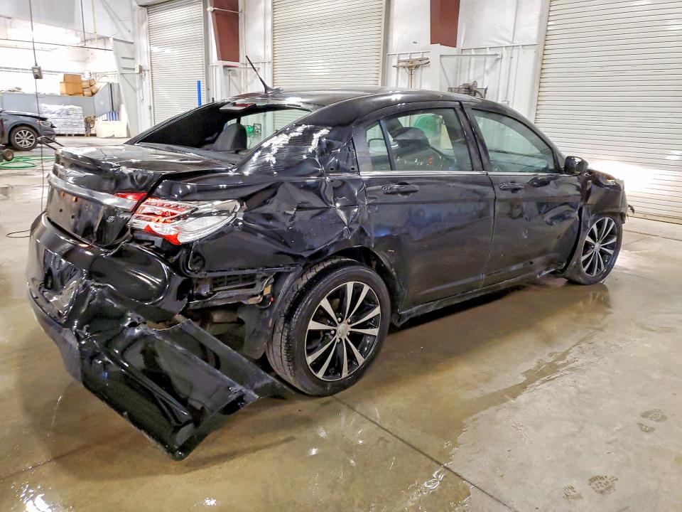 2011 Chrysler 200 მანქანა იყიდება აუქციონზე, vin: 1C3BC8FG1BN567671, აუქციონის ნომერი: 63762916