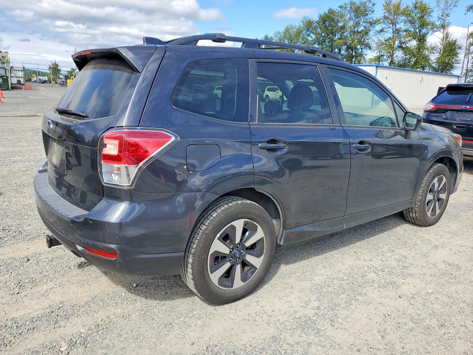67015586 :رقم المزاد ، JF2SJAEC5HH509238 vin ، 2017 Subaru Forester مزاد بيع