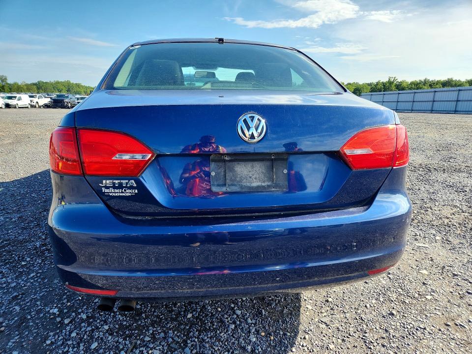2011 Volkswagen Jetta მანქანა იყიდება აუქციონზე, vin: 3VW2K7AJ6BM096409, აუქციონის ნომერი: 65329036