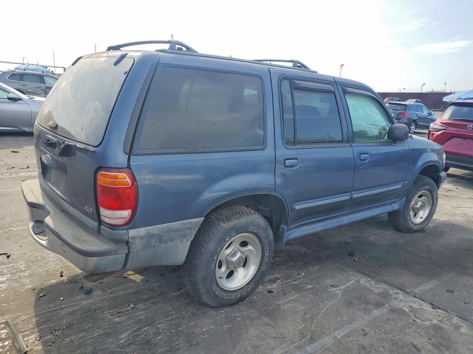 64715266 :رقم المزاد ، 1FMZU63E8YUB38827 vin ، 2000 Ford Explorer مزاد بيع