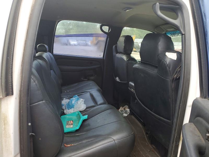 2000 Chevrolet Suburban მანქანა იყიდება აუქციონზე, vin: 3GNGK26U4YG170889, აუქციონის ნომერი: 65290966