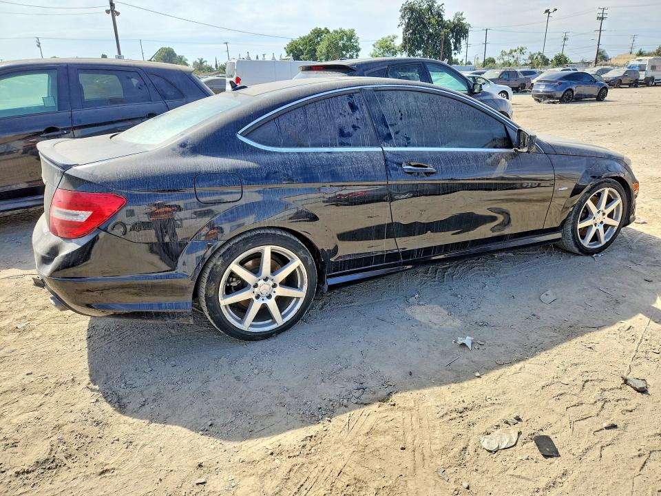 Продажа на аукционе авто 2012 Mercedes-benz C, vin: WDDGJ5HB5CF936542, номер лота: 67197656