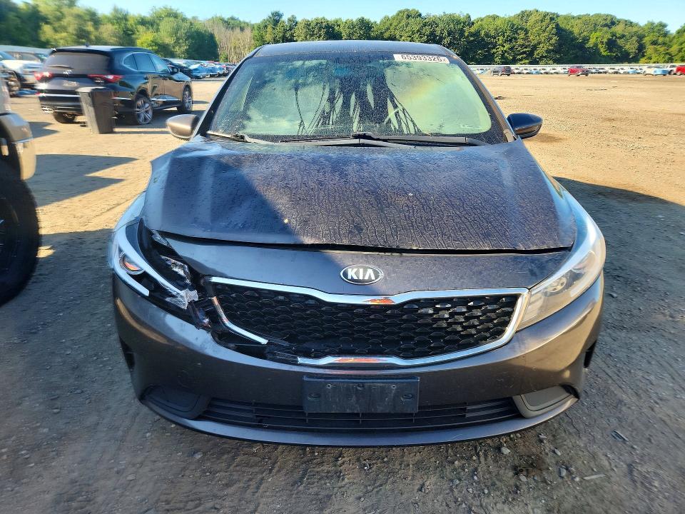 65393326 :رقم المزاد ، 3KPFK4A73JE181126 vin ، 2018 Kia Forte مزاد بيع