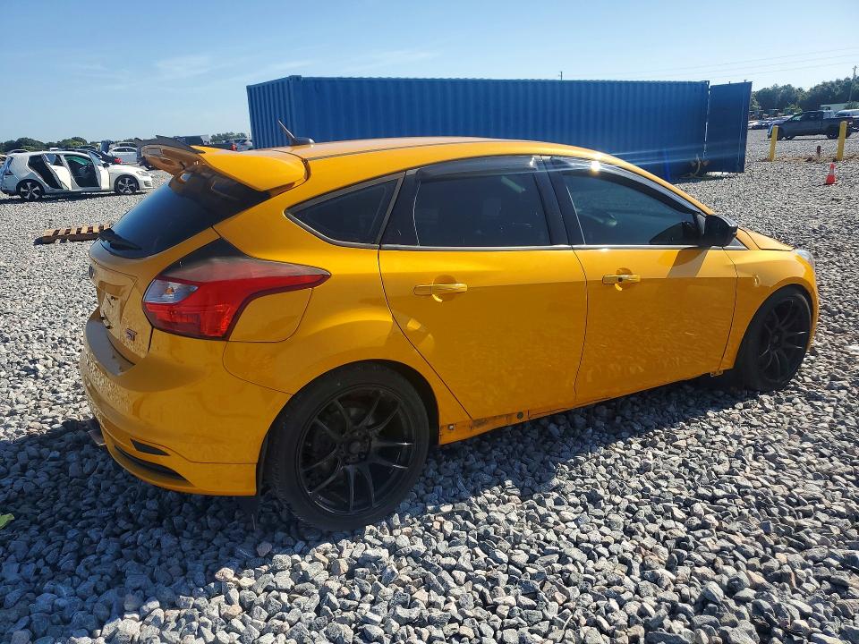 64462316 :رقم المزاد ، 1FADP3L91DL185839 vin ، 2013 Ford Focus مزاد بيع