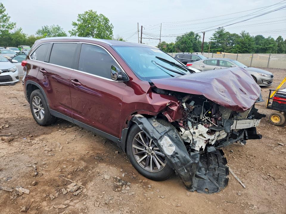 2019 Toyota Highlander მანქანა იყიდება აუქციონზე, vin: 5TDJZRFH1KS705529, აუქციონის ნომერი: 64332636