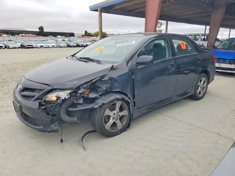 64824806 :رقم المزاد ، 2T1BU4EE5BC645079 vin ، 2011 Toyota Corolla مزاد بيع