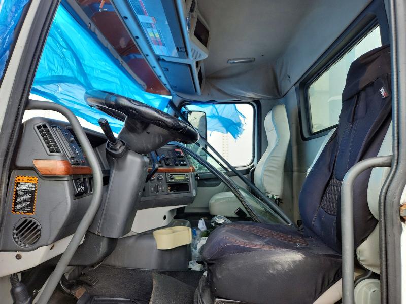 Продажа на аукционе авто 2011 Volvo Vnm, vin: 4V4MC9EH6BN298785, номер лота: 64046156