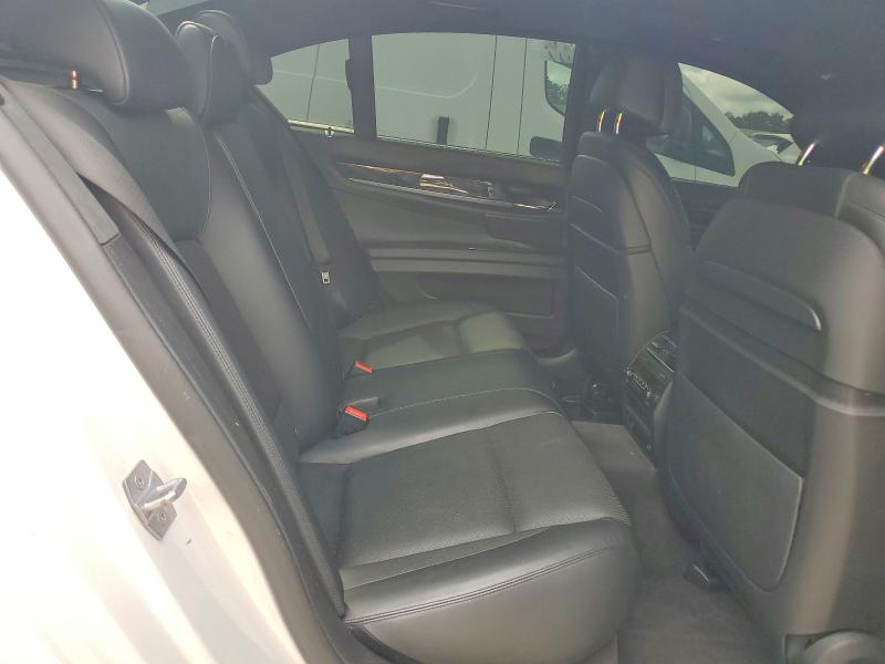 2015 Bmw 750 მანქანა იყიდება აუქციონზე, vin: WBAYA8C57FD825375, აუქციონის ნომერი: 64255336