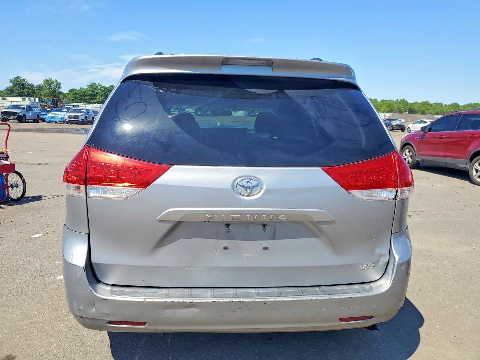2013 Toyota Sienna მანქანა იყიდება აუქციონზე, vin: 5TDYK3DC7DS309177, აუქციონის ნომერი: 63607456