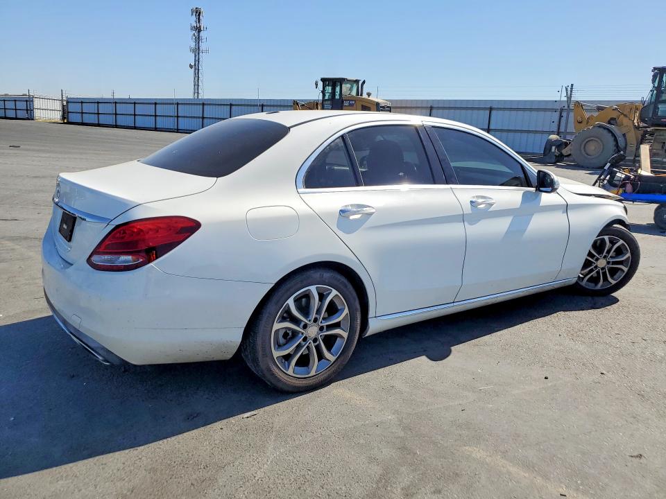 63796686 :رقم المزاد ، 55SWF4JB6GU130763 vin ، 2016 Mercedes-benz C مزاد بيع