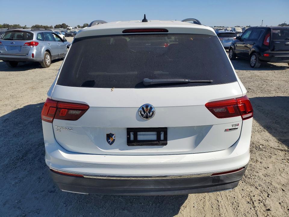 63165106 :رقم المزاد ، 3VV2B7AX6JM220217 vin ، 2018 Volkswagen Tiguan مزاد بيع