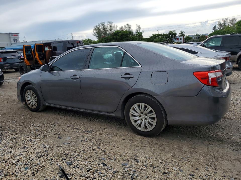 63618676 :رقم المزاد ، 4T1BF1FK9CU581917 vin ، 2012 Toyota Camry مزاد بيع