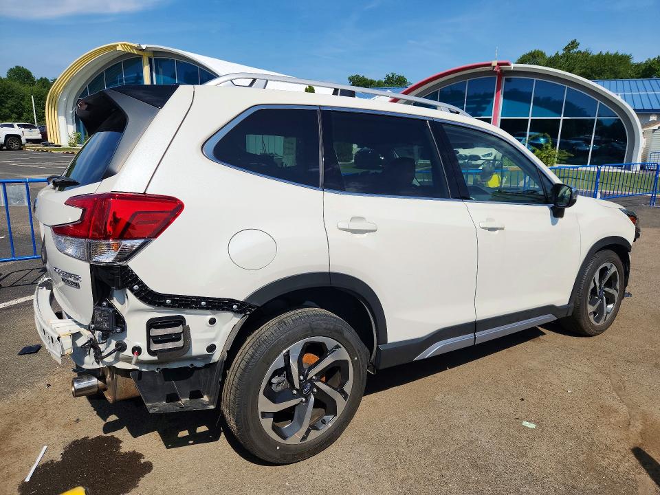 Продажа на аукционе авто 2024 Subaru Forester, vin: JF2SKAMC0RH413128, номер лота: 63589096