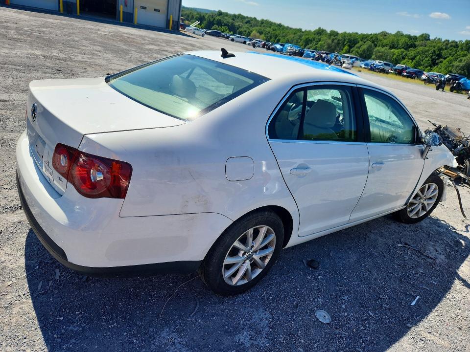 63090196 :رقم المزاد ، 3VWRZ7AJ0AM033654 vin ، 2010 Volkswagen Jetta مزاد بيع